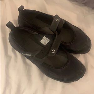 Women’s size 6, Merrell Mary Jane hiking shoes